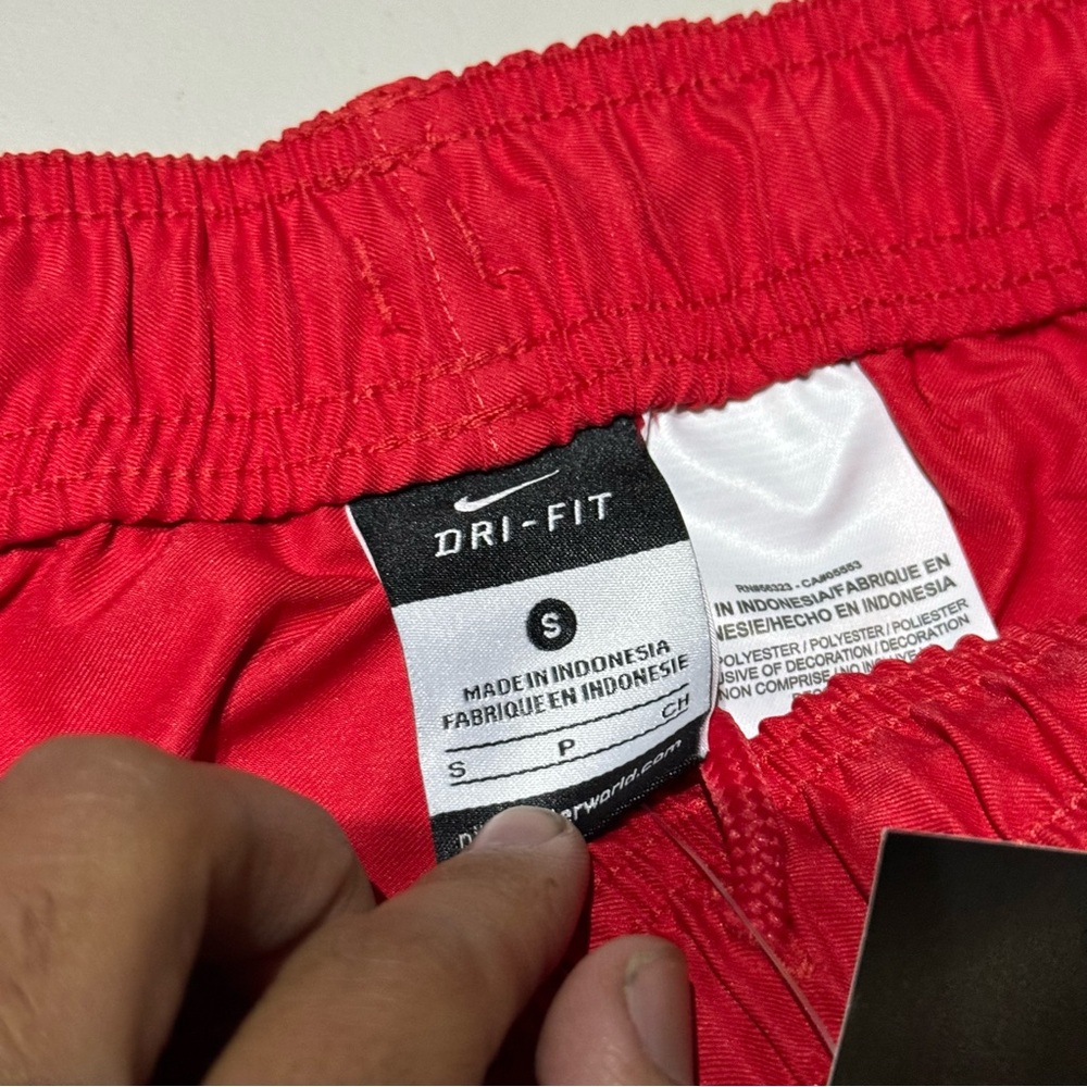 NWT NIKE DRI-FIT RED SHORTS WHITE STRIPED SZ SMALL S - Picture 5 of 6